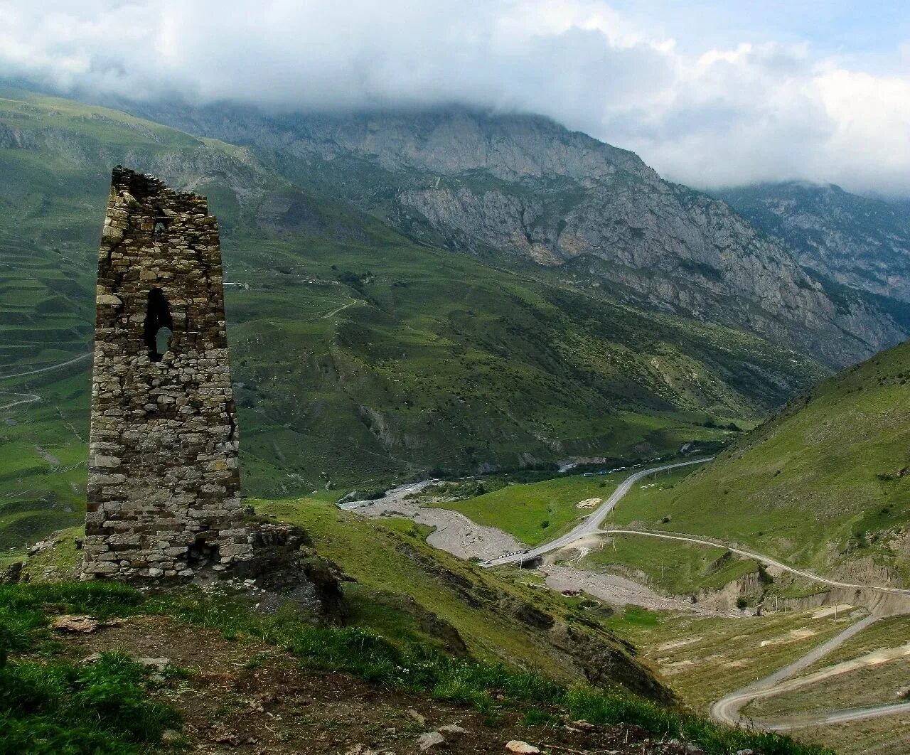 Осетия Куртатинское ущелье. Северная Осетия Алания Куртатинское ущелье. Куртатинское ущелье Северная Осетия башни. Северная Осетия Фиагдонская Долина. Фото осетии