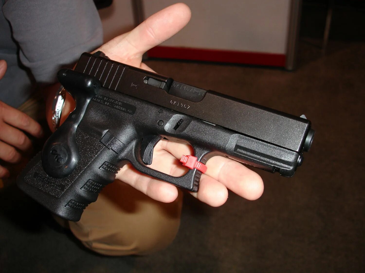 Пистолет glock 34 gen. Glock 40 калибр. Глок 7 керамический. Магазин глок 7с. Глок 7 керамический.