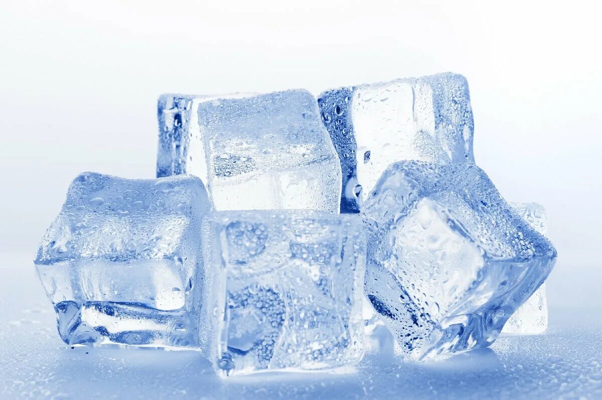 Заморозка руки. Ice Cube лед. Арктика Ice Cube. Кусочки льда. Ребенок в кубике льда.
