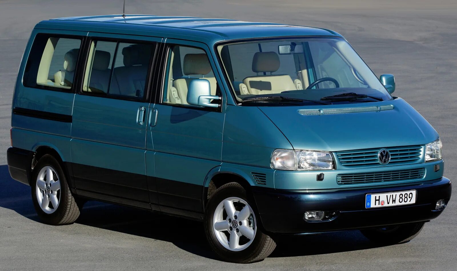 Стоимость т4. Volkswagen т4 Каравелла. Фольксваген Caravelle т4. VW Transporter t4 минивэн. Фольксваген Транспортер т4 Каравелла.