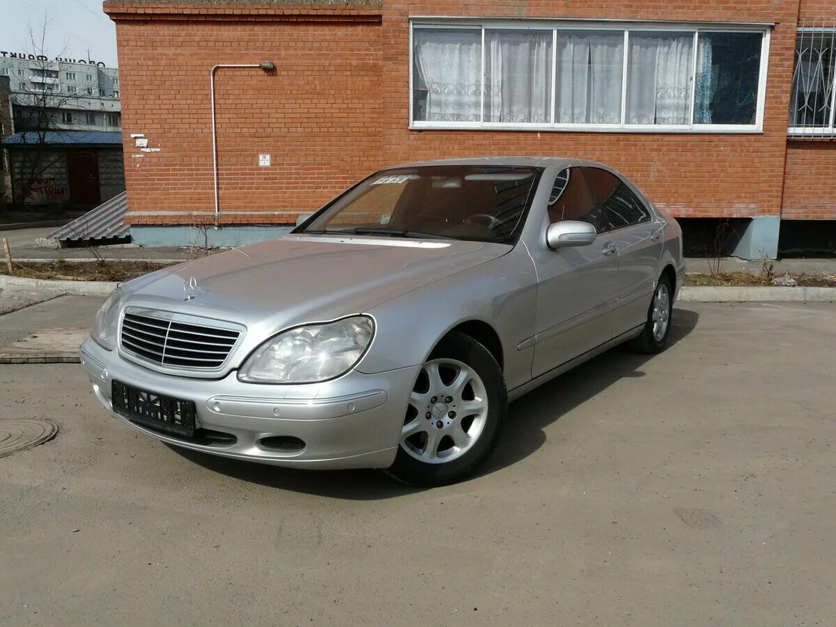 Mercedes s500 220 кузов. Мерседес s500 2008. Мерседес w220 2001. Мерседес s500 старый кузов.