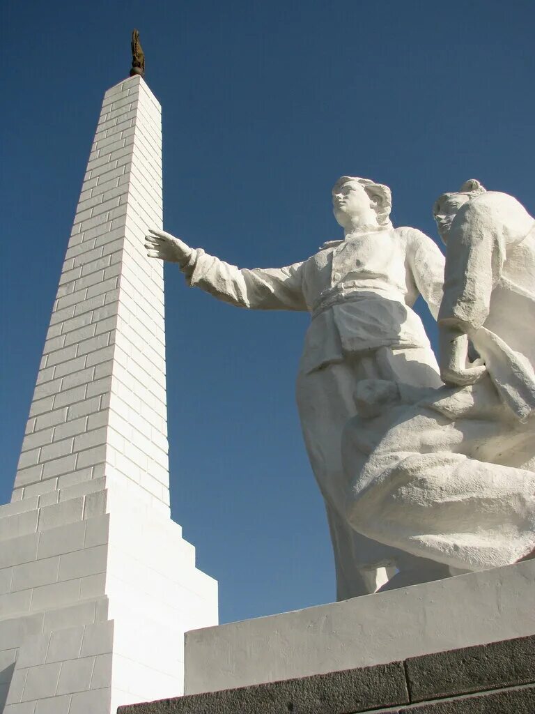 цимлянск ростовская область. цимлянск памятник воинам освободителям. город цимлянск ростовская область. памятники цимлянск. памятники цимлянск.