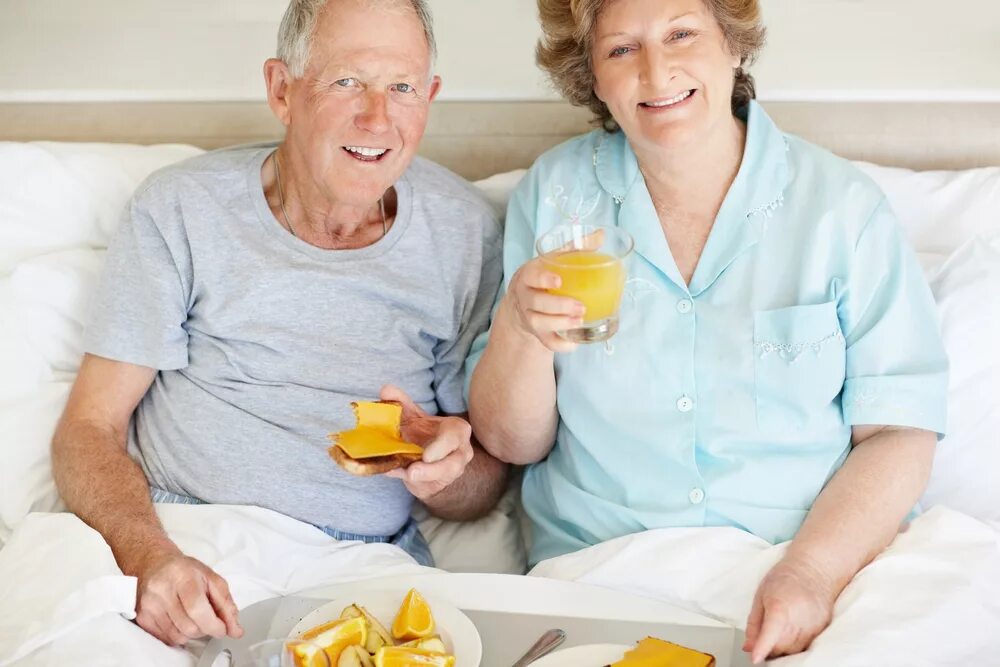 Пожилые пациенты возраст. Питание в старческом возрасте. Пожилые люди. Питание людей пожилого возраста. Правильное питание для пожилых.