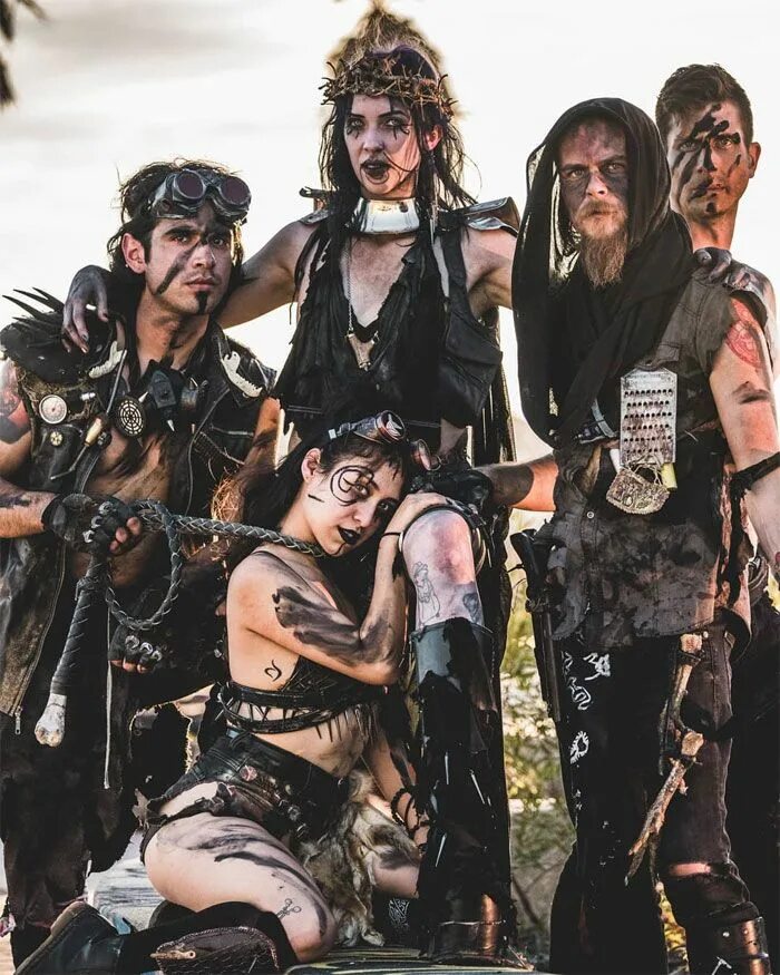 Lessons from the wasteland. Mad max фестиваль. wasteland фестиваль калифорния. постапокалиптический фестиваль wasteland weekend. wasteland фестиваль в стиле mad max.