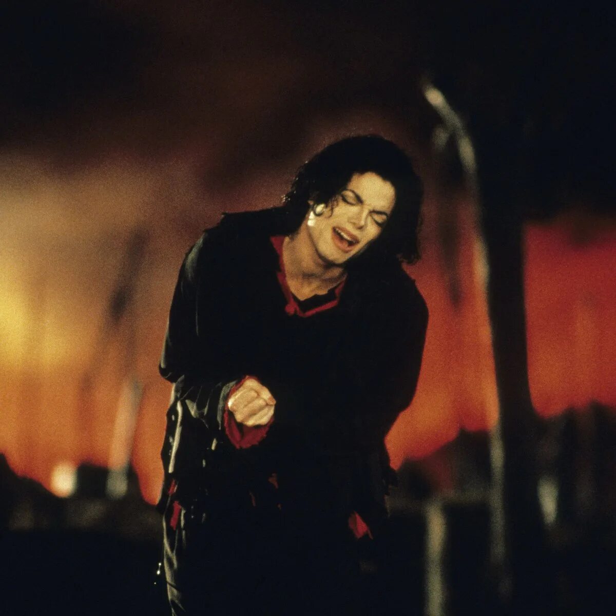 Слушать песню про майкла. Джексон песня земли. Michael Jackson - Earth Song (1995).