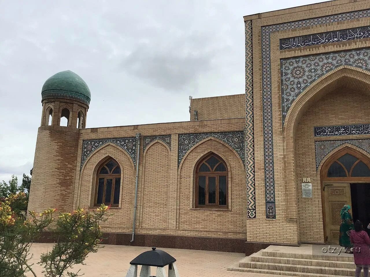 Окрестности термеза узбекистан. Архитектурный комплекс хаким ат-термези. Хаммоми довуди самарканд. Термез - самарканд. Узбекистан сурхандарья термез.