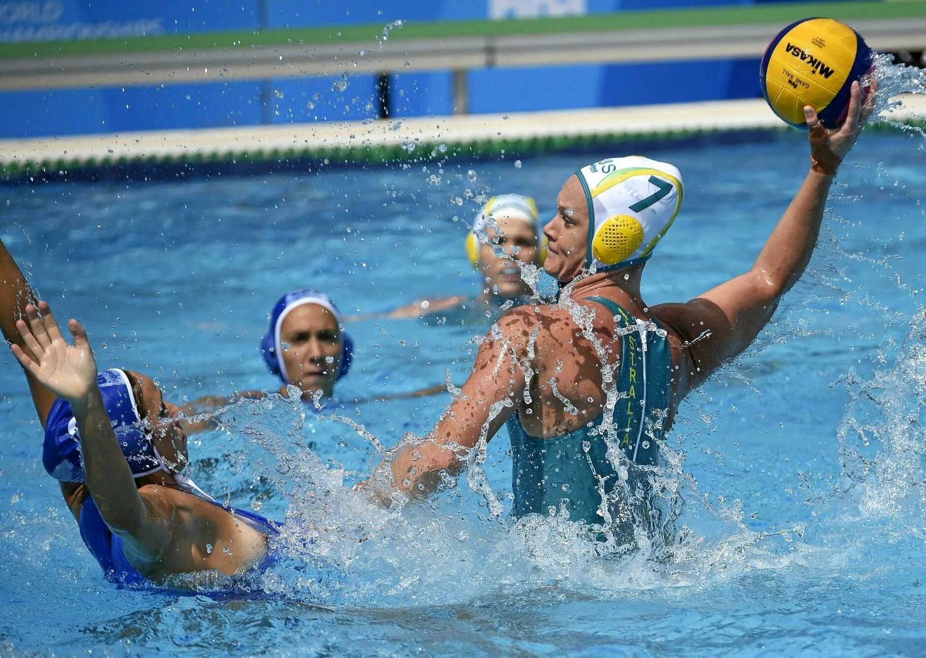 Купить водное поло. Water Polo. Мяч для водного поло. Соревнования по водному поло. Водное поло Эстетика.