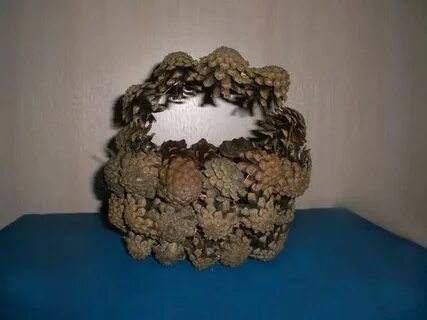 Корзиночка из шишек