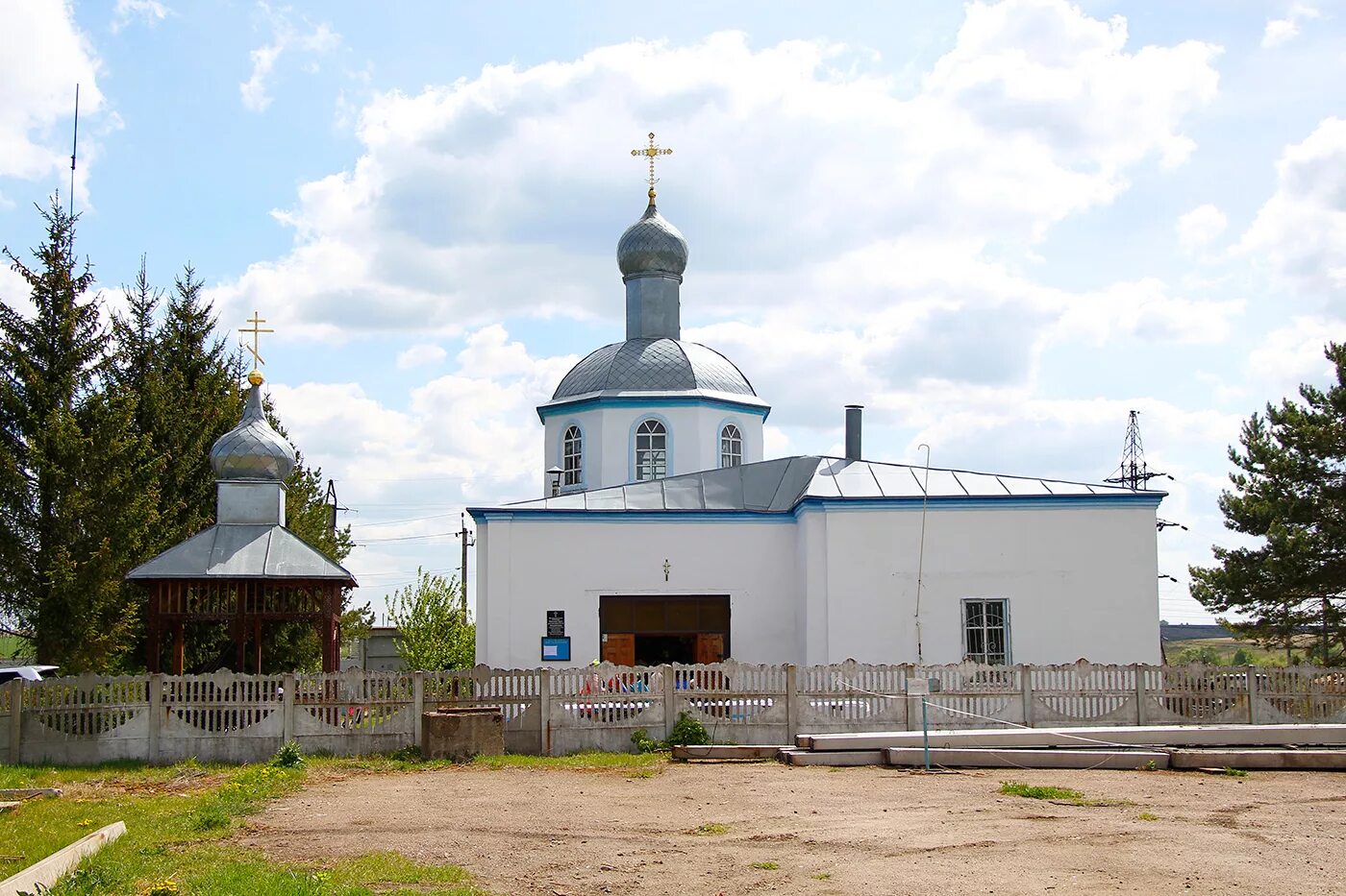 Погода п знаменском. Знаменское храм Орловская область. Знаменка Знаменский район Орловская область храм. Храм на Знаменке в Орле. Знаменский храмовый комплекс в Орловской области.