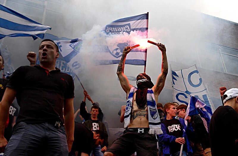 Новосибирск ultras. Новосибирск ultras. Болельщики фк новосибирск. Новосибирск ultras. Новосибирск ultras.