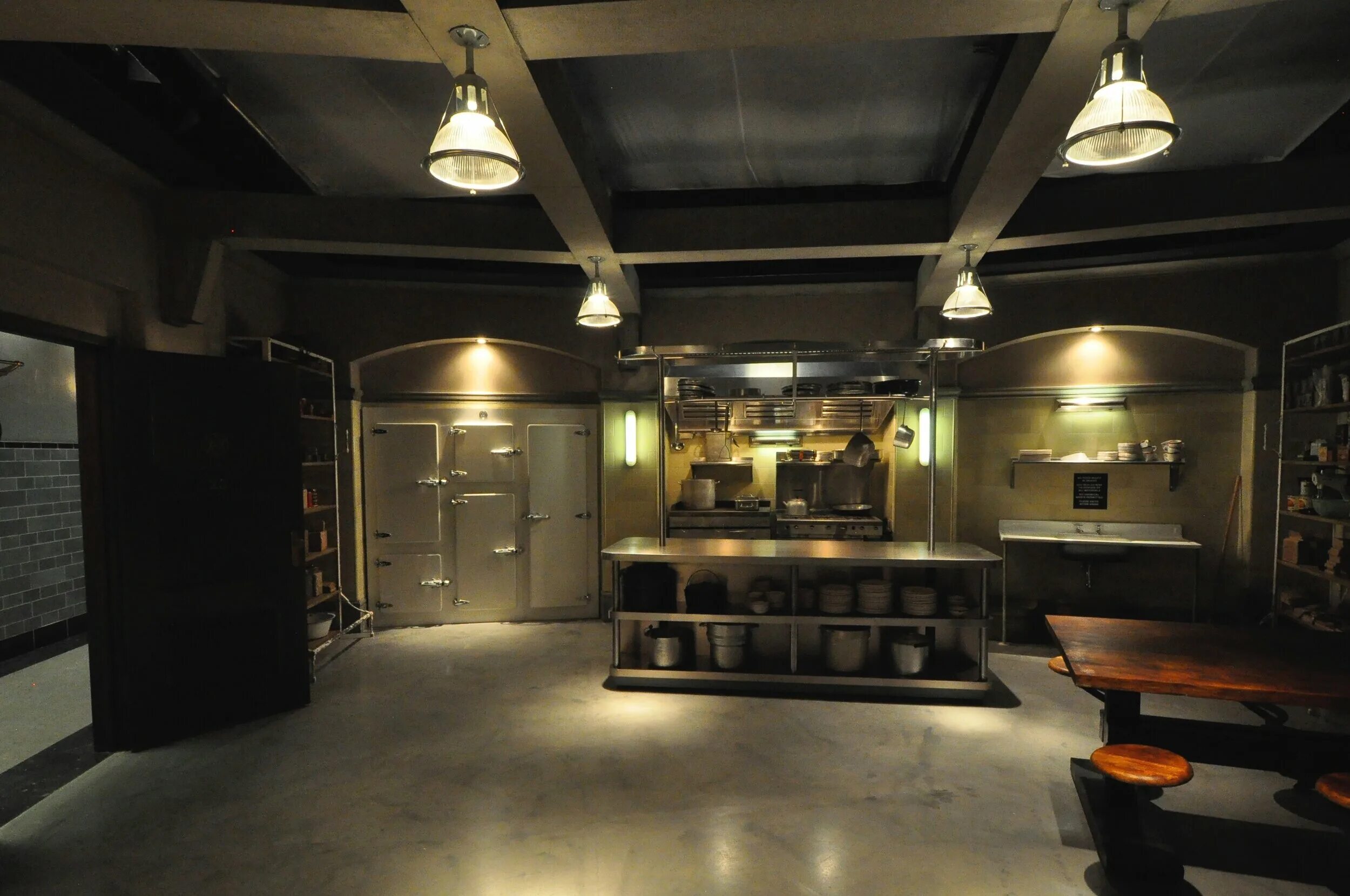 Сверхъестественное бункер хранителей. Сверхъестественное бункер хранителей. Бункер винчестеров сверхъестественное. Бункер сверхъестественное. Бункер винчестеров сверхъестественное.