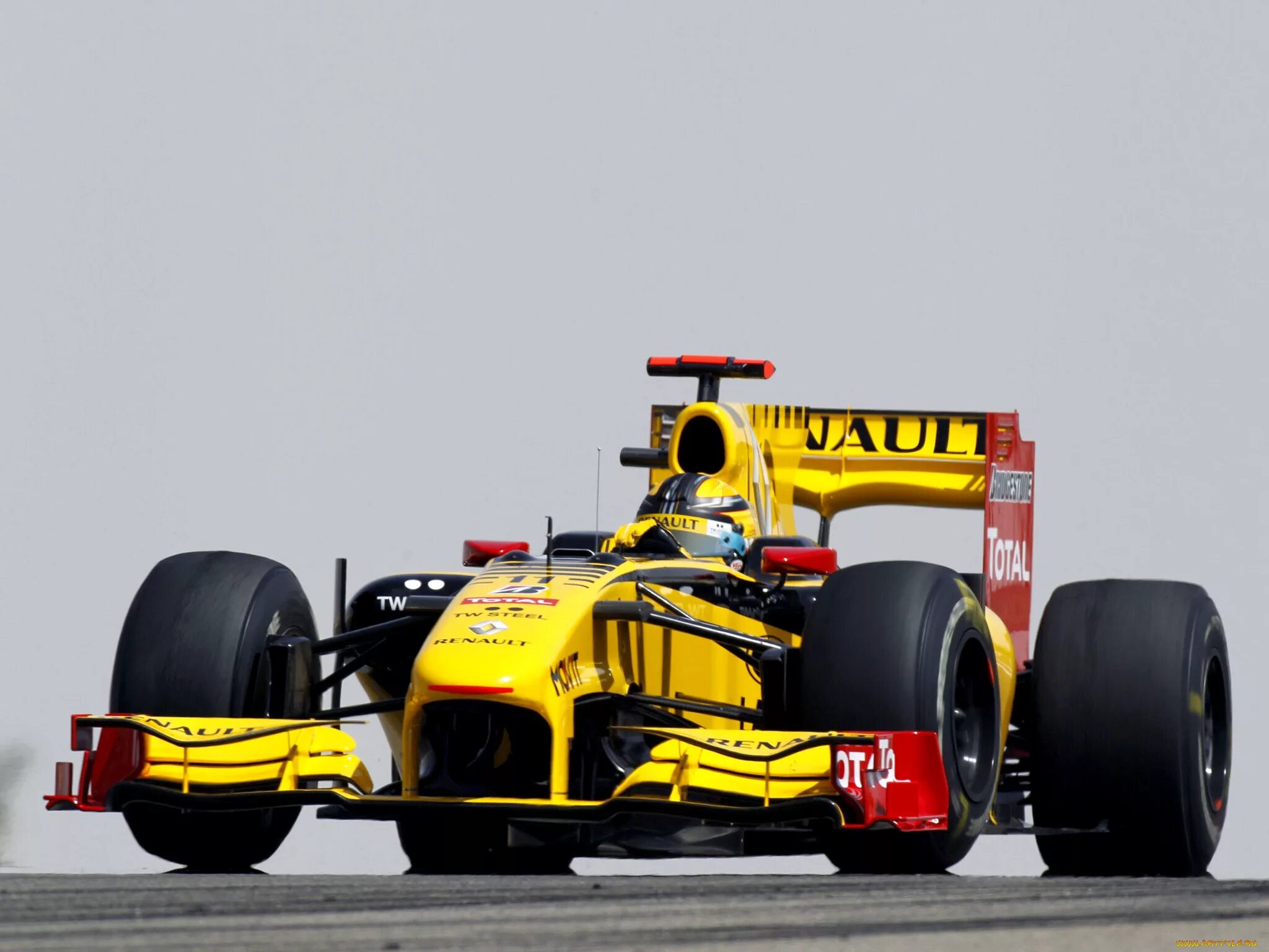 Renault f. Renault f1 2010. Renault r30. Formula 1 Renault. Renault rs27 f1.