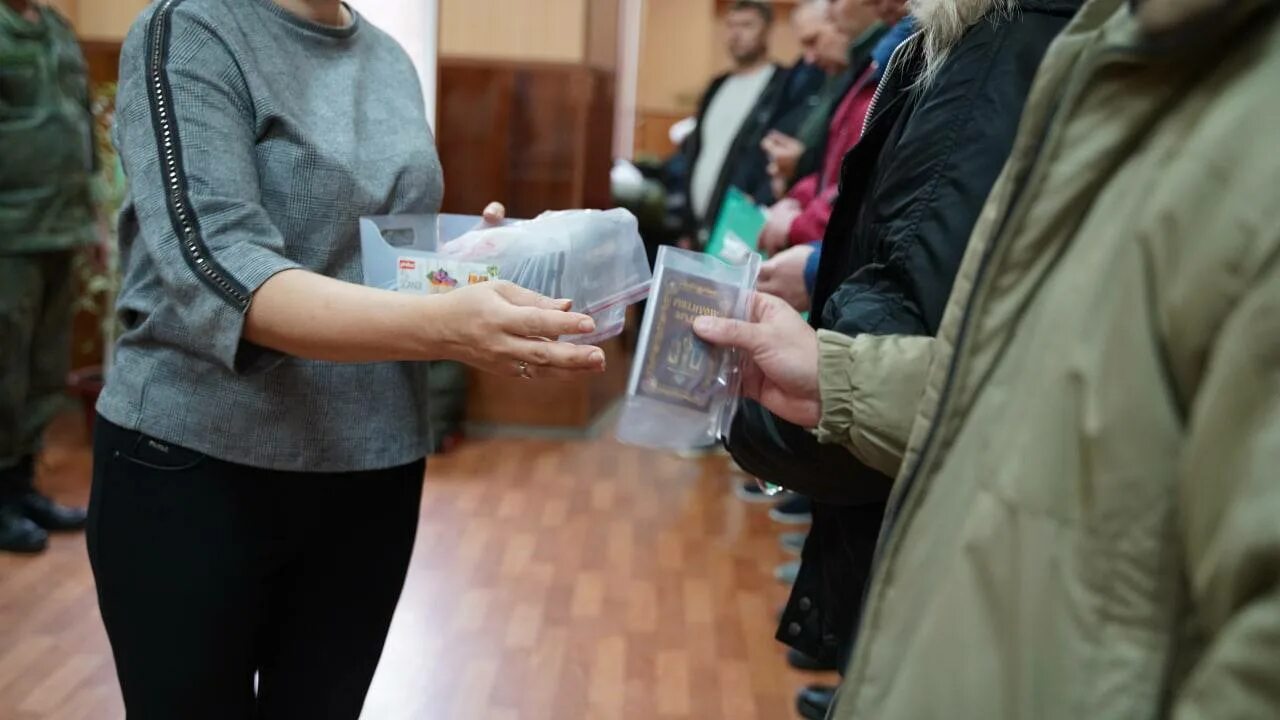 Выборы в бузулуке. Мобилизованные Оренбургской области. Мобилизованные Бузулук. Мобилизация в Снежинске 6 10 2022. Отправка мобилизованных в Бузулуке.