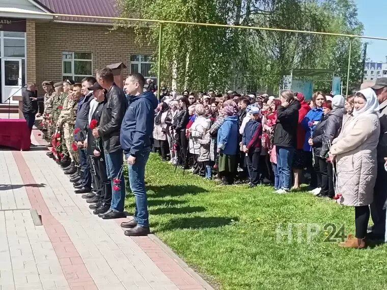 Погода верхняя уратьма нижнекамский. Татарстан село верхняя уратьма дом культуры. Деревня нижняя уратьма. Деревня нижняя уратьма. Погода верхняя уратьма нижнекамский.