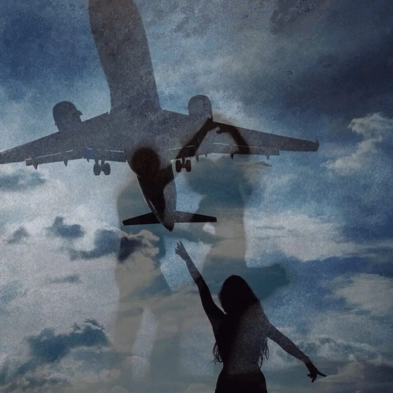 Прилетела и стала жить. Улетающий самолет. Люди в самолете. Фотосессия с самолетом. Девушка в самолете.