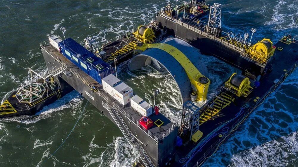 Морской энергетик. Морской энергетик. Волновая электростанция wave hub. Альтернативные источники энергии волновая энергетика. Морская энергетика.