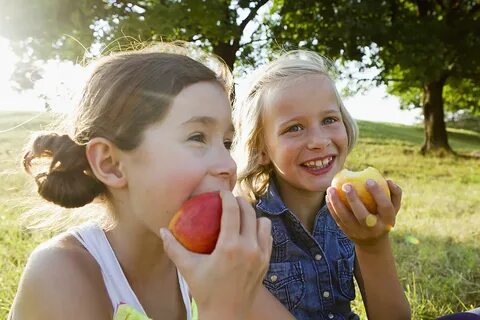 Girls like apples