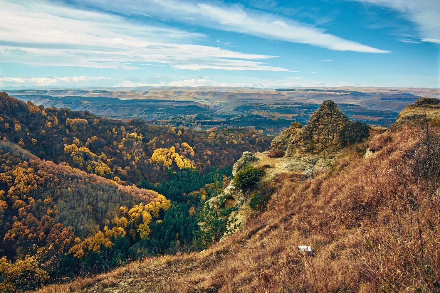 Рельеф кисловодска. Каньон бермамыт кисловодск. Малое седло кисловодск высота. Рельеф кисловодска. Боргустанский хребет в кисловодске.