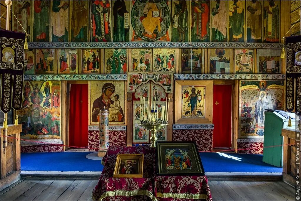 Иконостас преображенской церкви в кижах. Иконы кижи. Небо в деревянных церквях. Интерьер церкви покрова богородицы кижи. Церковь преображения в кижах иконостас.