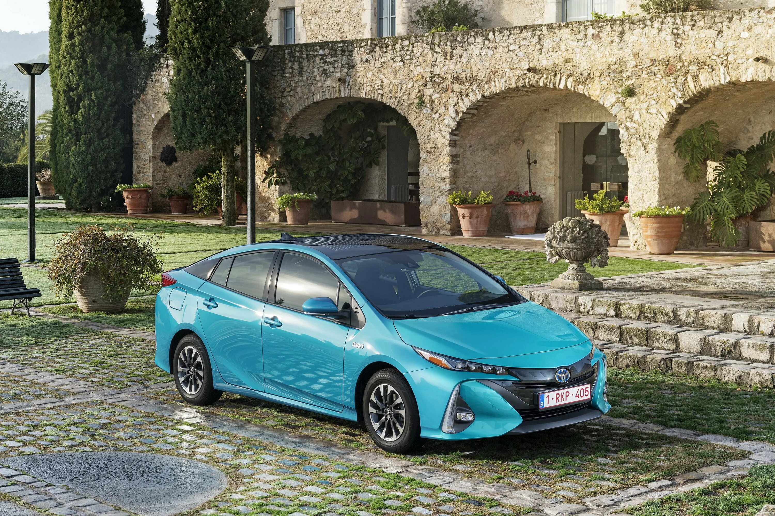 Toyota Prius PHV 2020. Тойота Приус гибрид 2020. Prius PHV 2022. Toyota Prius Plug-in Hybrid. Hybrid 1.49