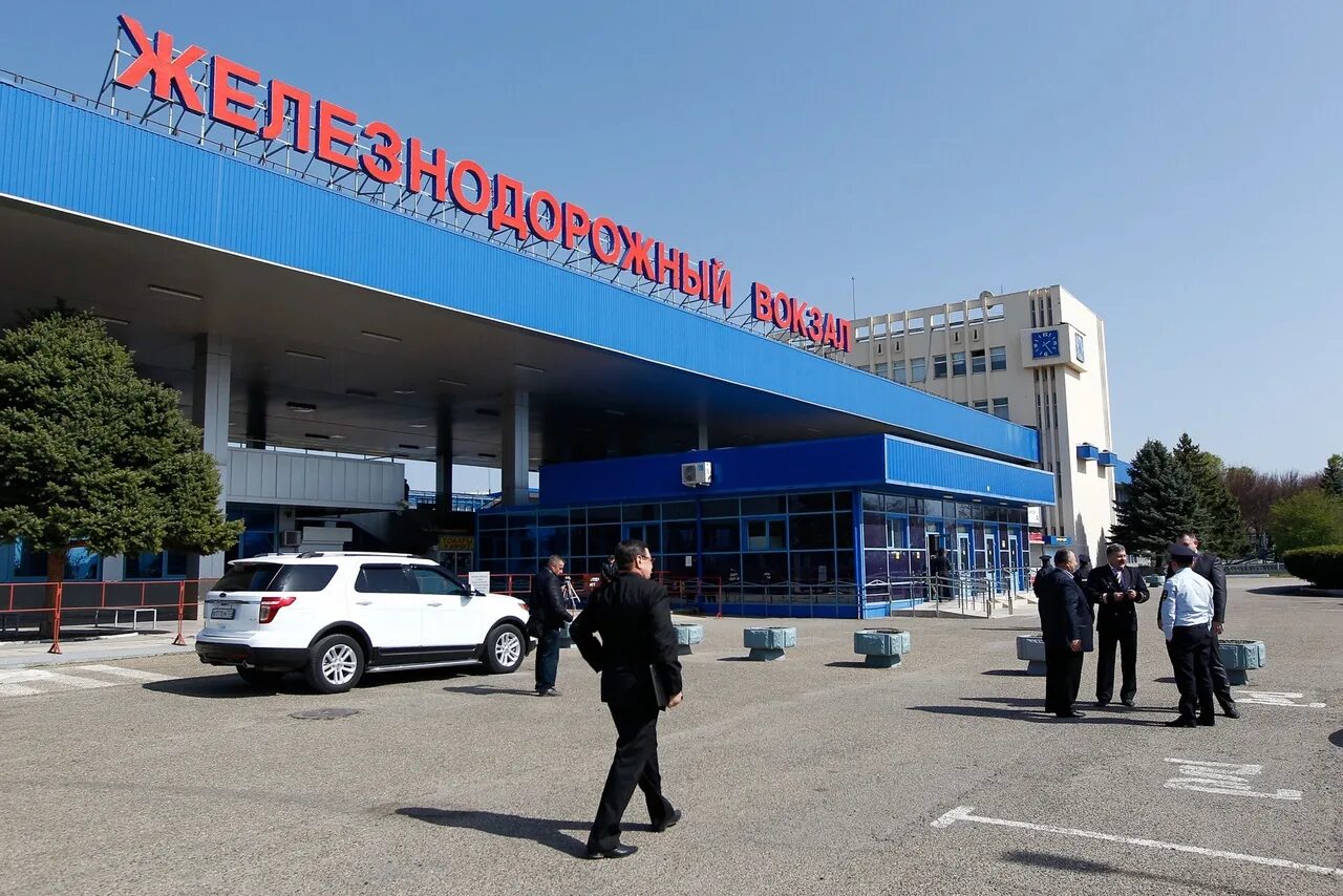 Вокзал анапы гостиница. Железнодорожный вокзал анапа. ржд вокзал анапа. краснодарский край, г. анапа, ж.д. вокзал. жд  вокзал г. анапа.