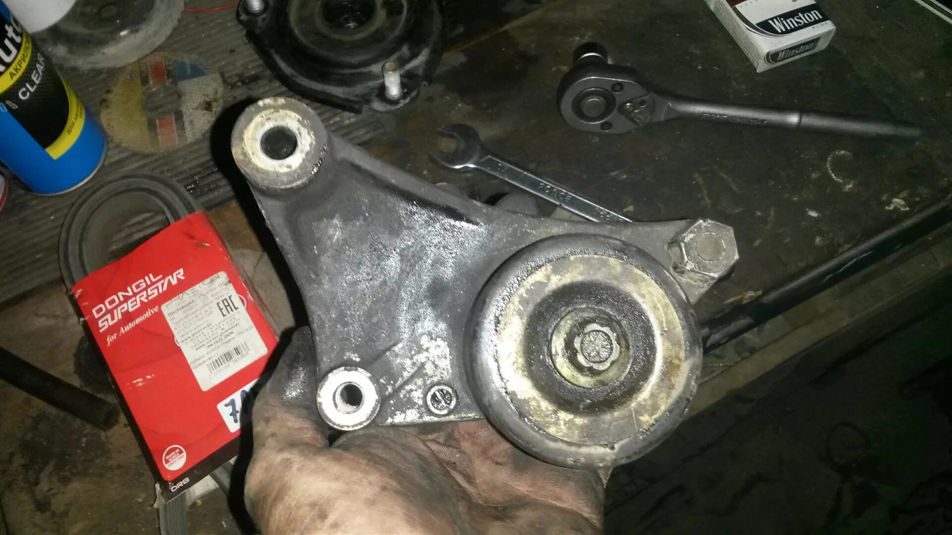 Натяжитель ремня рав 4. Натяжитель ремня генератора рав 4. Натяжитель ремня камри 40 2. Тойота рав 4 натяжитель ремня генератора. 4.