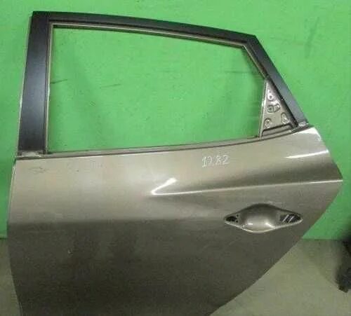 Дверь задняя правая hyundai ix35 770042y010. Ix35 дверь передняя левая. Хендай ix35 задняя дверь. 770032y000. Хендай ix35 задняя дверь.