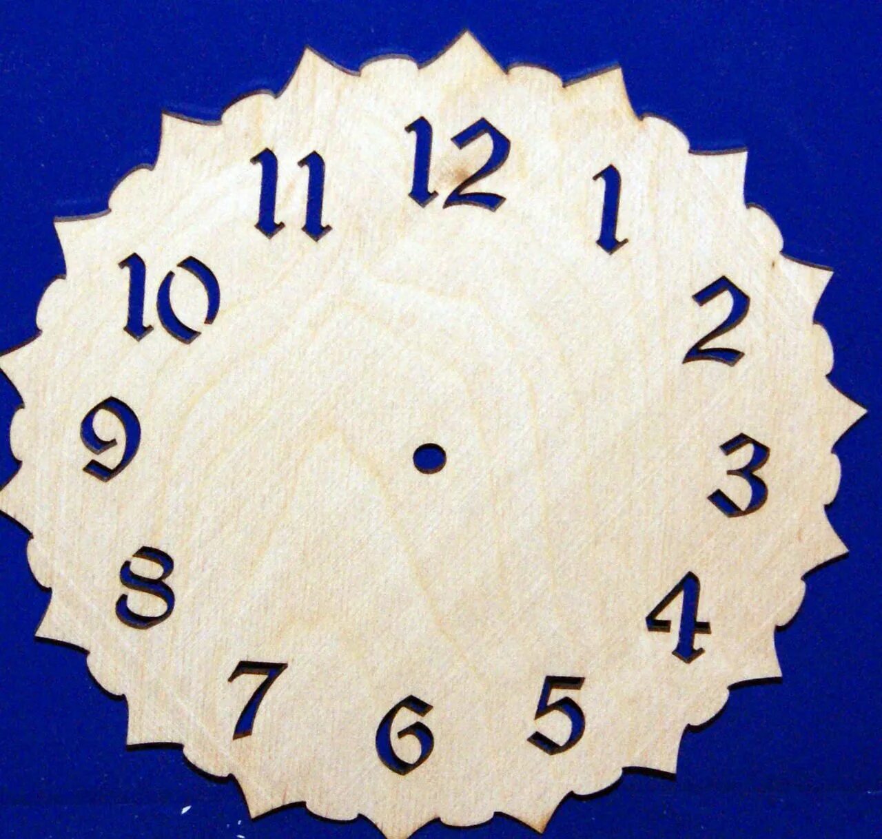 Настенные часы из картона. Циферблат часов из бумаги. Модель часов для детей. Создать свой циферблат. Создать свой циферблат.