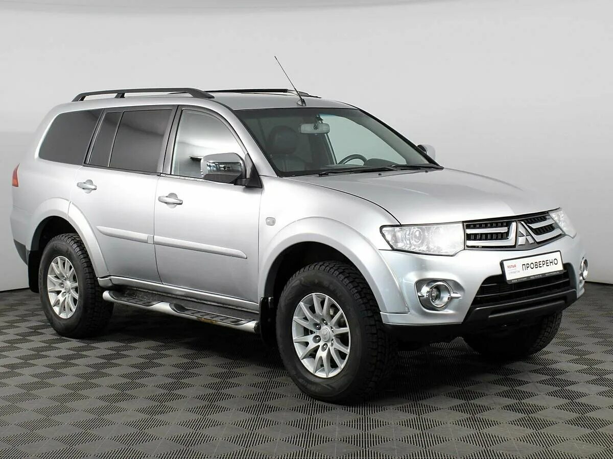 Mitsubishi pajero объем. Mitsubishi Pajero Sport 2. Mitsubishi Pajero Sport 2 серебристый. Мицубиси Pajero Sport, 2014 год. Паджеро 11 года.