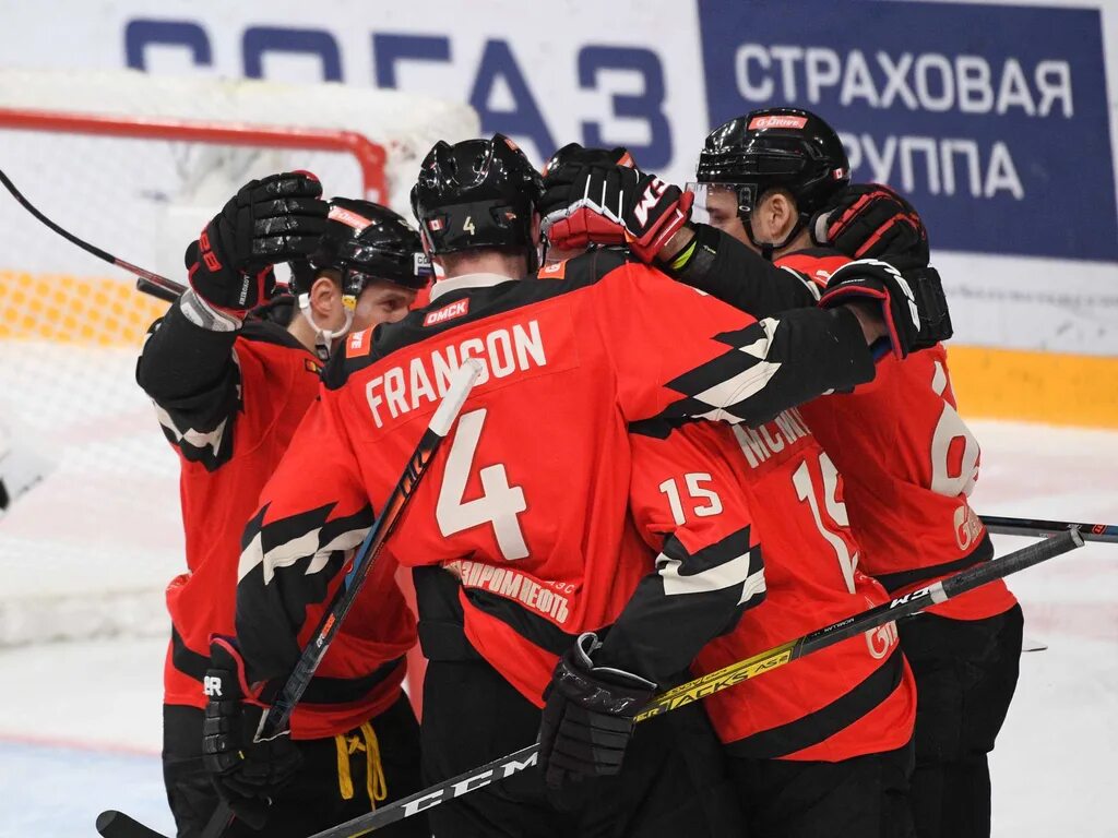 Авангард омск ярославль. Авангард металл Мурманск. Авангард команд в Омске фото и картинки. Авангард название. Авангард Омск фото и год основания.