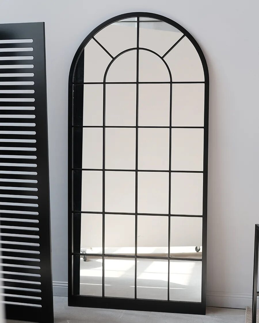 Walker Edison Furniture Company 40 in W. Medium Round Black Modern Mirror HD40BE
