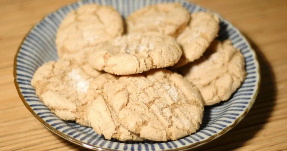 Выпечка на рисовой муке. Печенье из рисовой муки. Китайские паровые булочки с фасолью. Рисовая мука рецепты без яиц. Пирожное мотти.