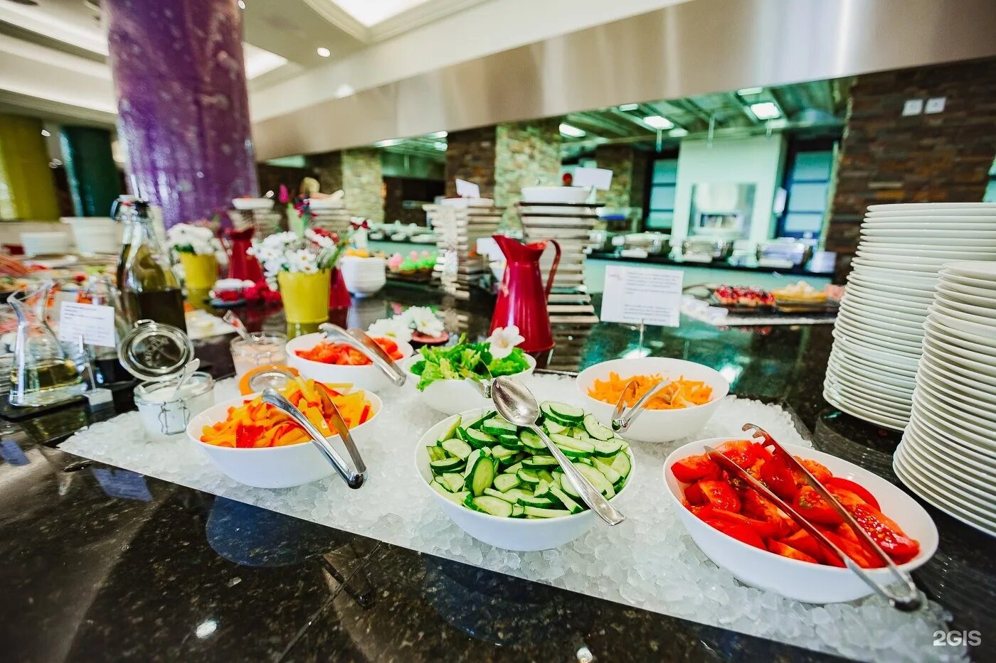Без питания в сочи. Ресторан камелия сочи. swissotel resort sochi kamelia. свиссотель сочи камелия 5 ресторан. курортный проспект 89 камелия.