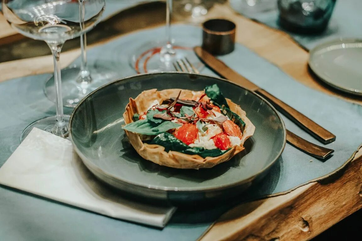 Wine Crab Барвиха. Wine and Crab Никольская. Вайн краб ресторан. Краб и вино ресторан Москва. Вино и крабы москва