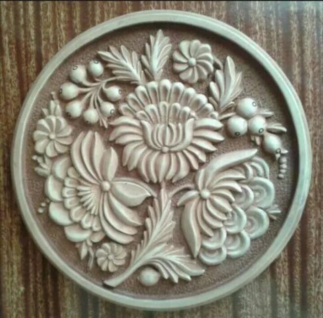 Художественная обработка древесины в технике контурной резьбы. Абрамцево-Кудринская резьба по дереву. Элементы Абрамцево Кудринской резьбы. Плоскорельефная резьба резьба. Абрамцево Кудринская резьба панно.