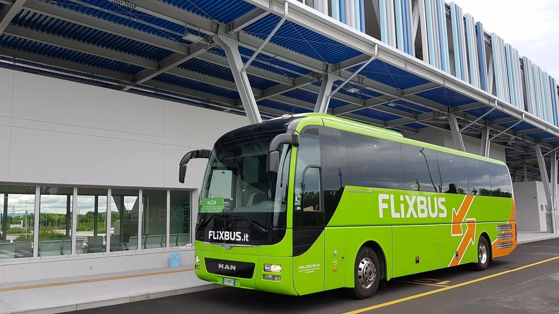 Flixbus автобусы. Фликсбус. Flixbus автобусы. Flixbus внутри. Flixbus автобусы.