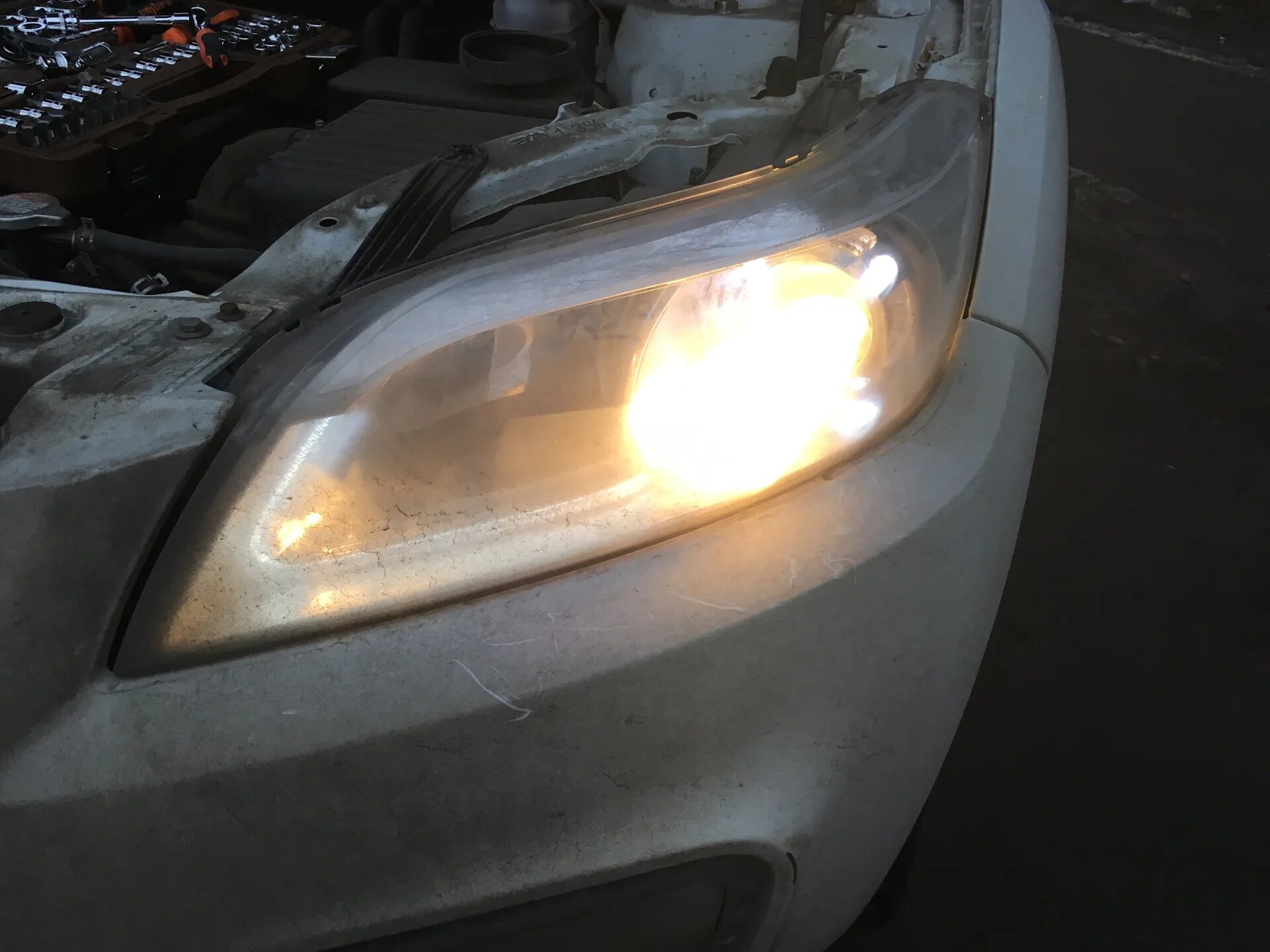 Снятие передних фар - Nissan Note (1G), 1,5 л, 2006 года кузовной ремонт DRIVE2