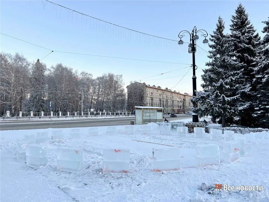 Каток юность нижний. Ледовый городок Нижний Тагил 2022. Каток Юность Нижний Тагил. Тагил и Нижний Тагил Ледовый городок. Зимний городок Нижний Тагил.