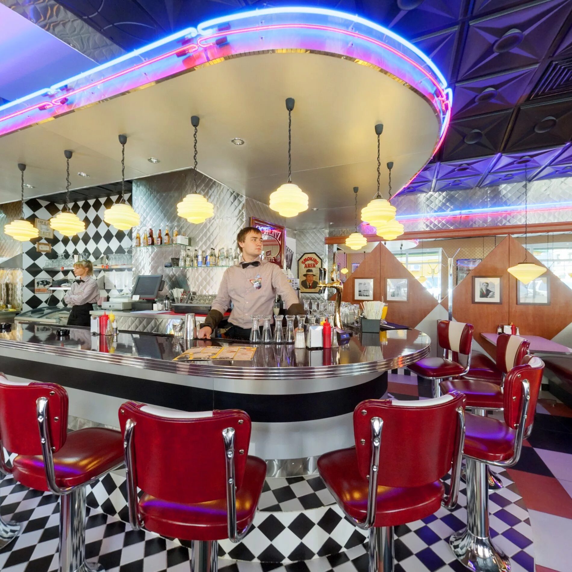 Dining bar. Беверли Хиллс Динер. Beverly Hills Diner Москва. Кафе Беверли Хиллс. Кафе Беверли Хиллс в Москве.