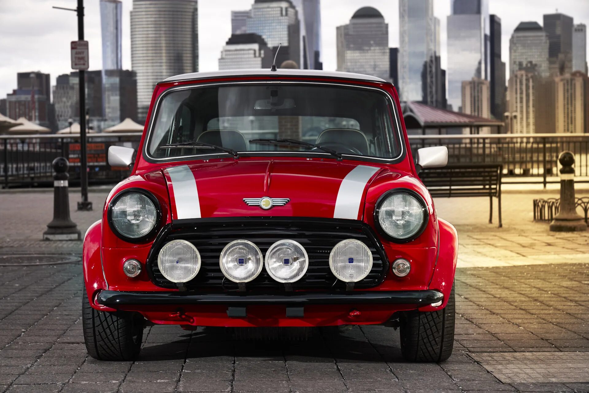 Мини старые версии. Мини купер классик. мини купер classic mini cooper classic. мини купер классик красный. автомобили мини купер ретро.