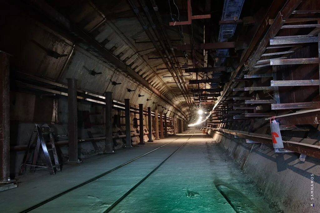 Заброшенный коллайдер в протвино. Ускоритель частиц в протвино. Заброшенный коллайдер в протвино. Коллайдер протон. Коллайдер протон.