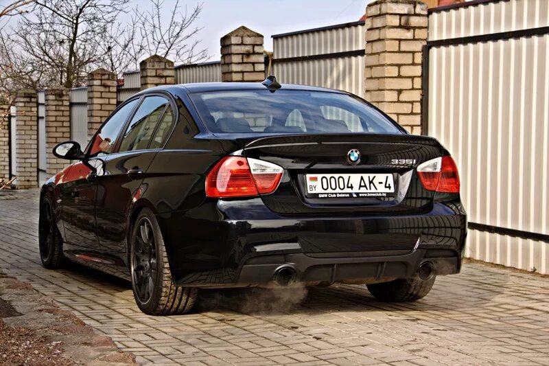 Bmw 3 задний. BMW 3 e90 дорестайл. БМВ е90 дорестайл.