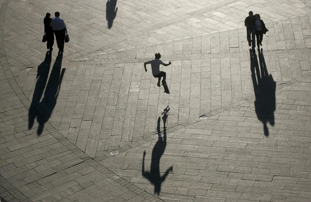 лахайнский полдень гавайи. странные тени. столб без тени. объекты не отбрасывающие тень. лахайна нун.