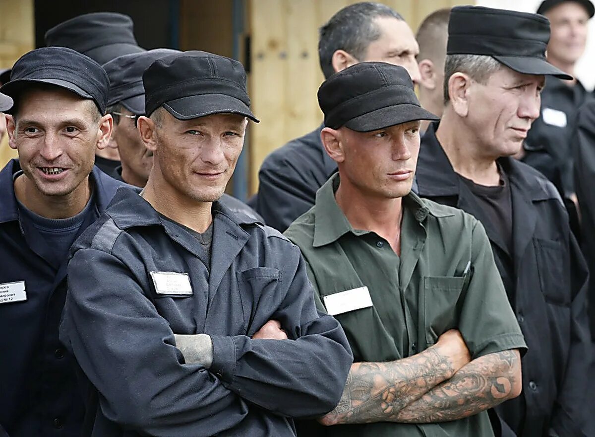 Два бывших заключенных