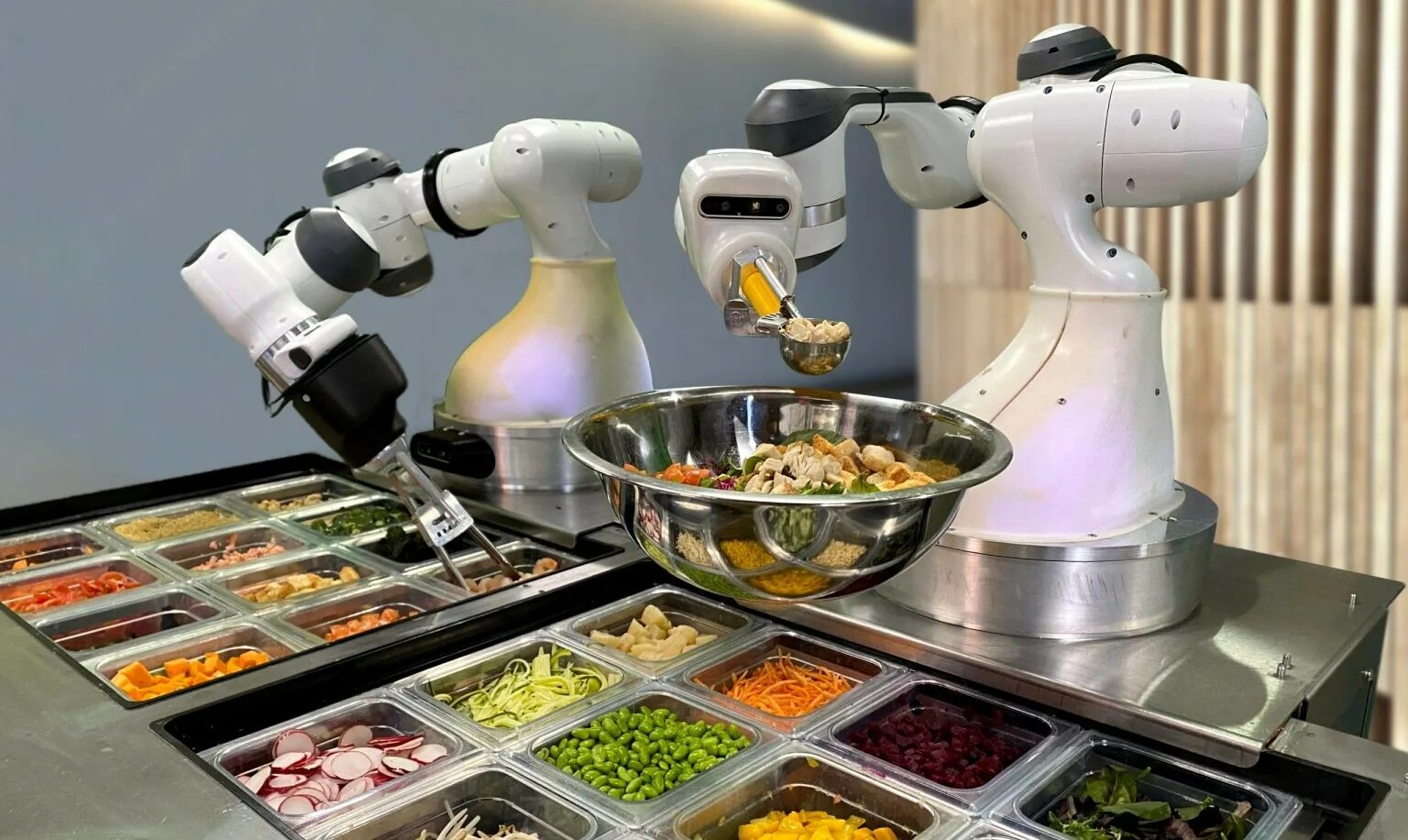 Инновационная продукция производства. Робот Moley Robotics. Двурукий робот-повар Moley. Роботы в пищевой промышленности. Робот в кулинарии.