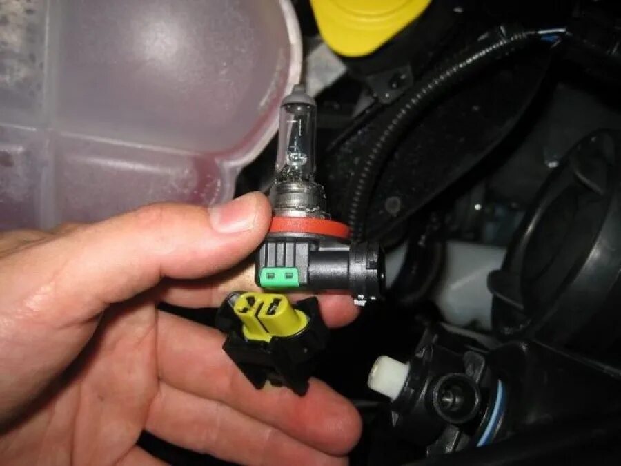 Лампы дальнего света форд куга. Лампочки форд куга 2. лампочка ближнего света форд куга 2. лампа дальнего света форд куга 2. лампочка дальнего света на форд куга 2.