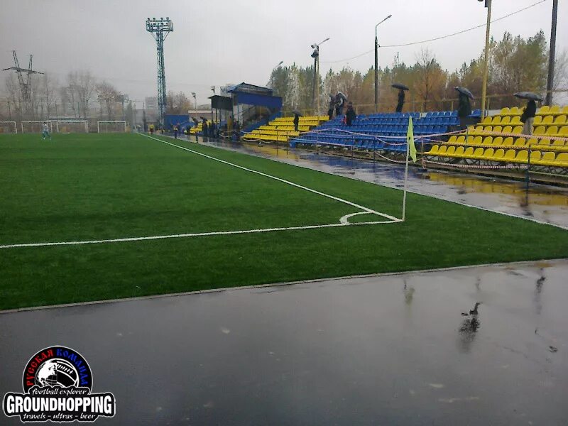 Стадион Приалит Реутов. Стадион старт Реутов футбол. Поле стадион старт Реутов. Приалит Реутов 2013. Стадион реутов