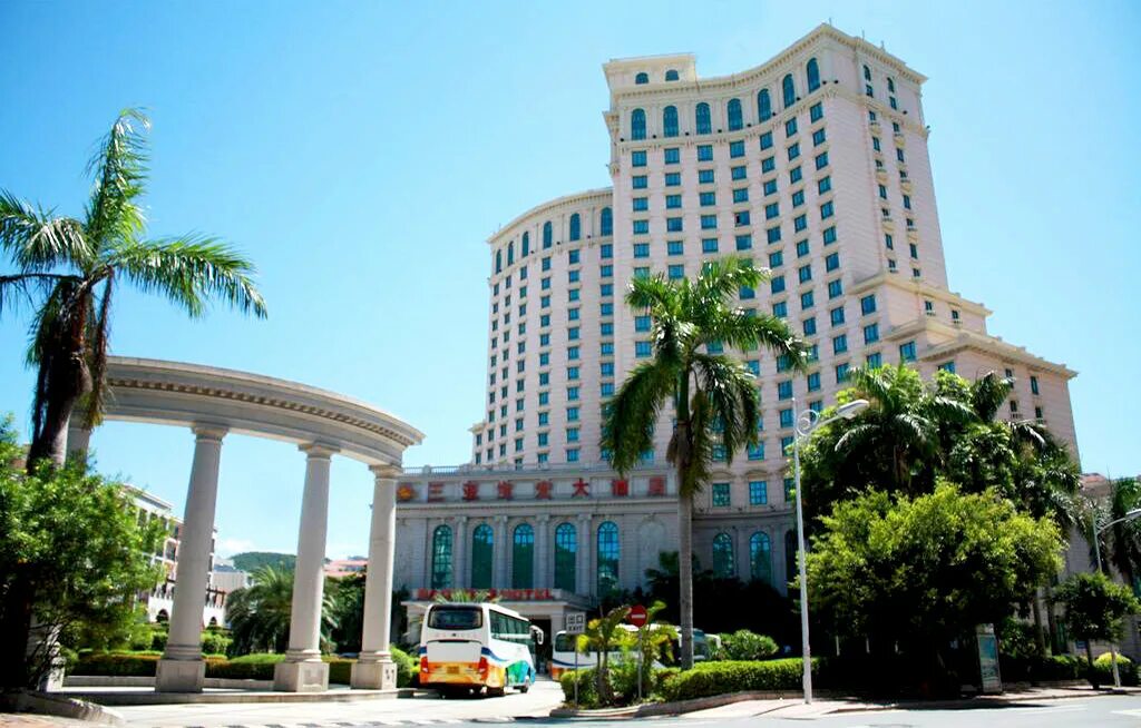 Baohong shanghai huating. Хуатин отель шанхай. Отель баохонг хайнань. Baohong shanghai huating. Baohong shanghai huating.