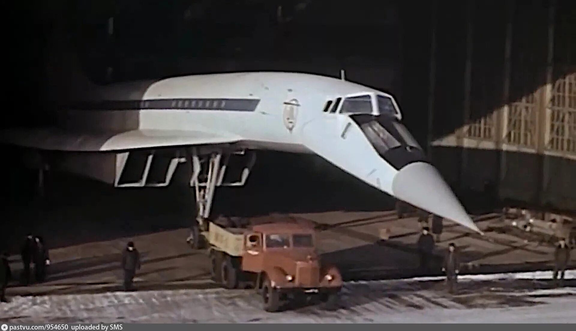 Ту-144 ссср-77110. Ту 144 видео. Ту 144 видео. Ту 144 видео. Пассажирский самолет туполев -144.