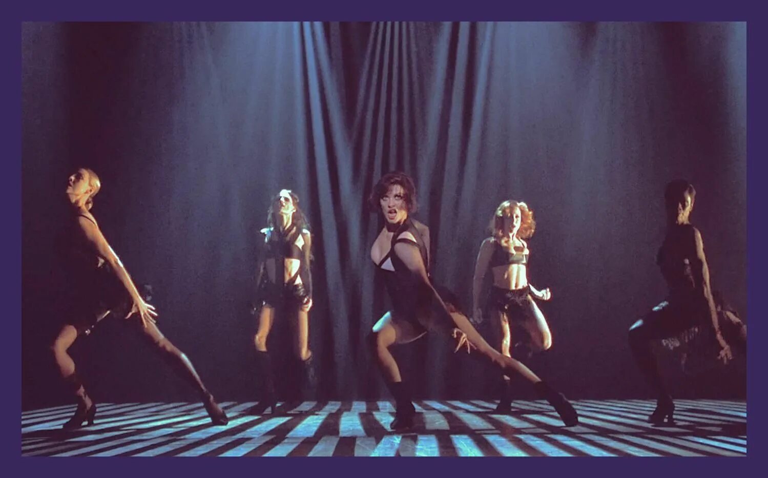 Мюзикл чикаго тюремное танго. Тюремное танго из мюзикла. Чикаго мюзикл пресс-конференция. Тюремное танго из мюзикла чикаго. Мюзикл чикаго тюремное танго.